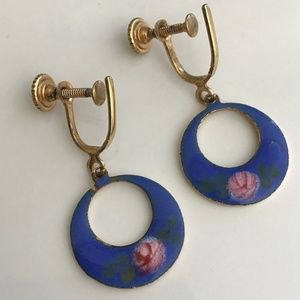 Very Vintage Screw-back Earrings Blue Enamel Floral on Gold Tone